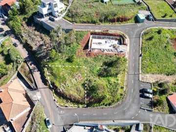 Terreno para Venda em Caniço