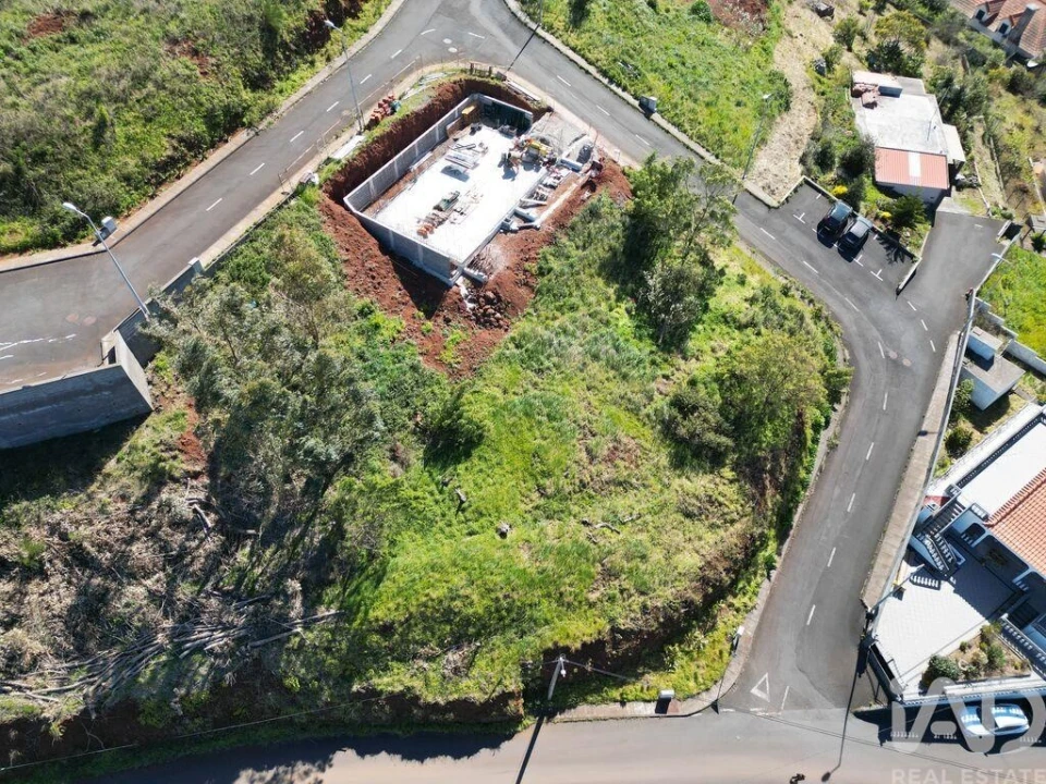 Terreno para Venda em Caniço Foto 16