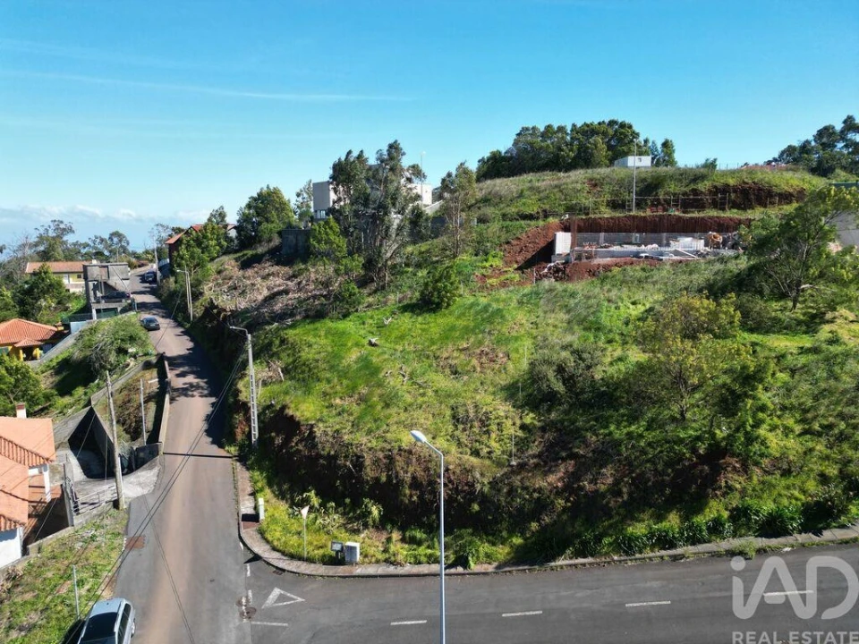 Terreno para Venda em Caniço Foto 3