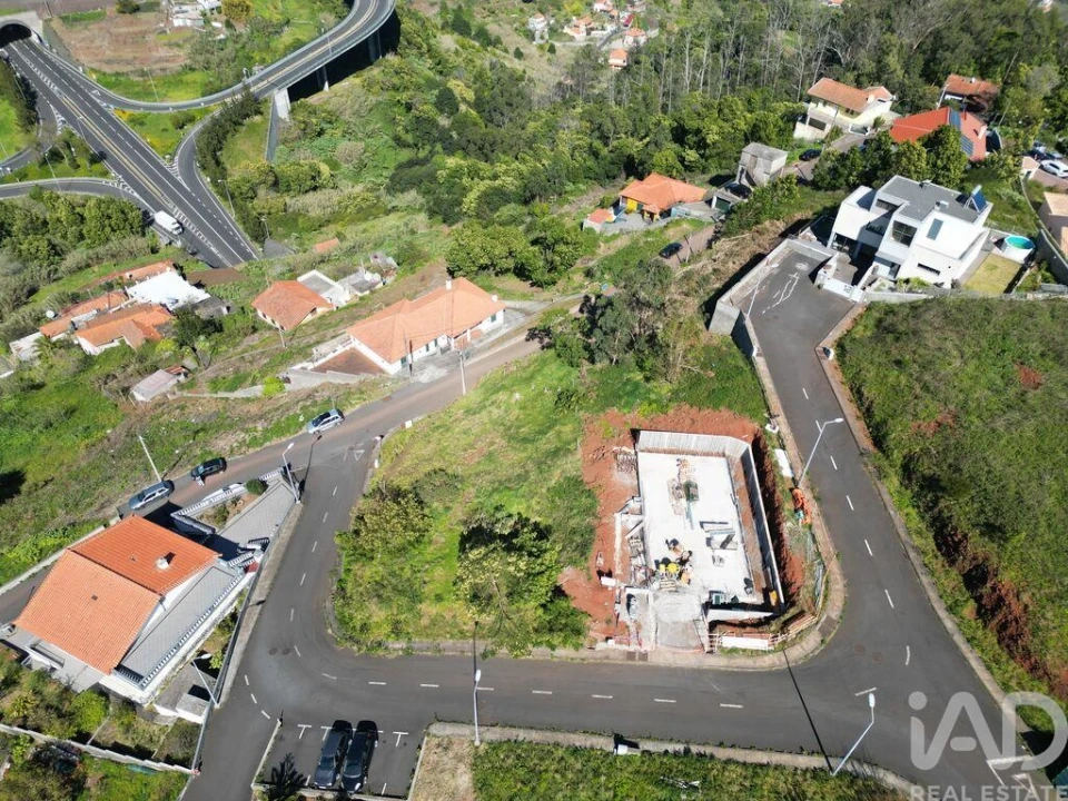 Terreno para Venda em Caniço Foto 11