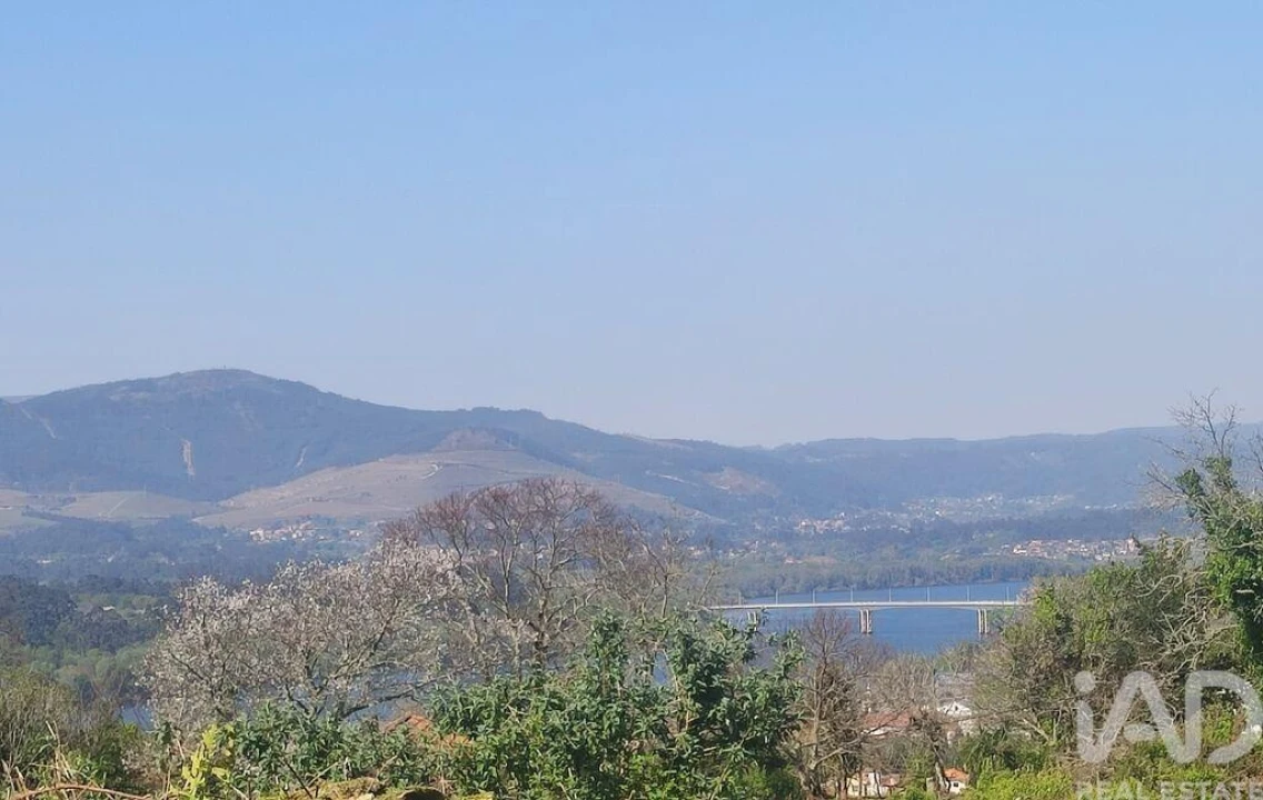 Moradia T3 para Venda em Loivo Foto 6