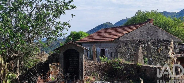 Moradia T3 para Venda em Loivo