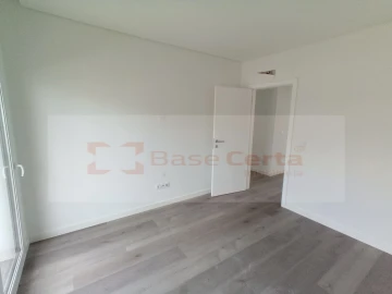 Moradia T4 para Venda em Corroios