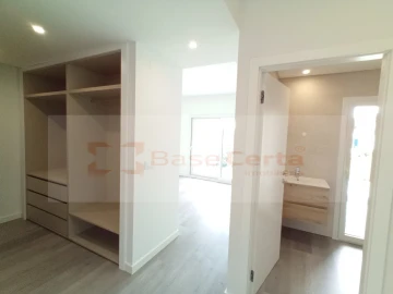 Moradia T4 para Venda em Corroios