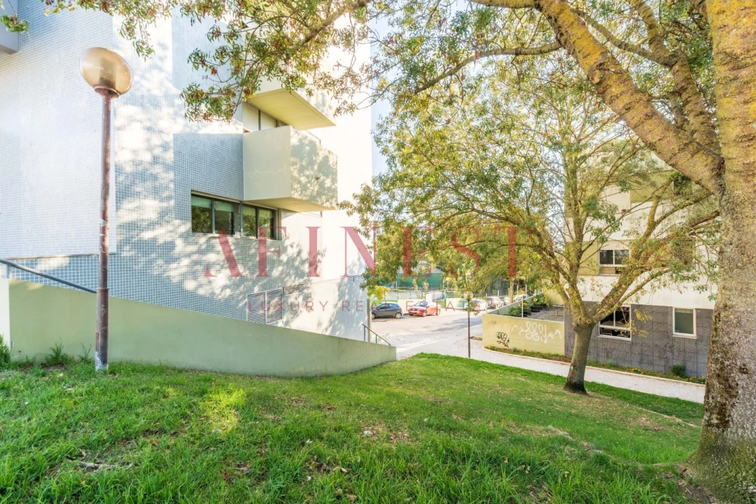 Apartamento T2 para Venda em Alfragide Foto 42