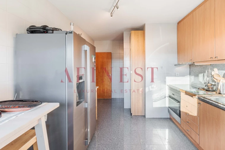 Apartamento T2 para Venda em Alfragide Foto 29