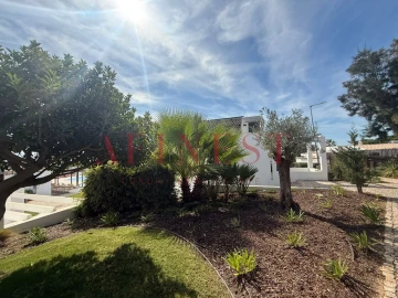 Moradia T2 para Venda em Albufeira e Olhos de Água