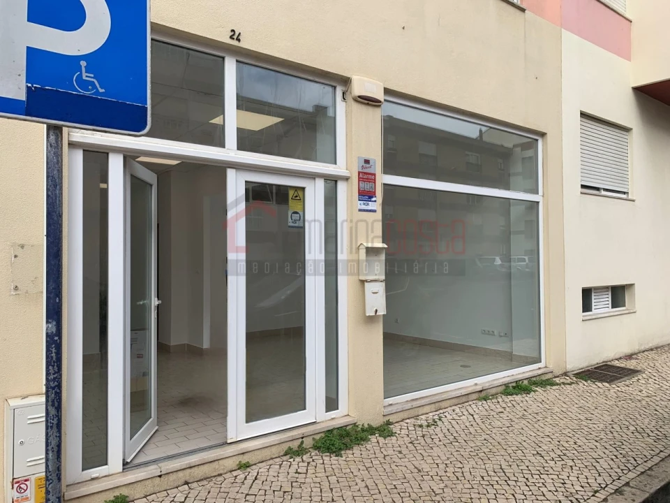 Loja para Arrendamento em Peniche Foto 9