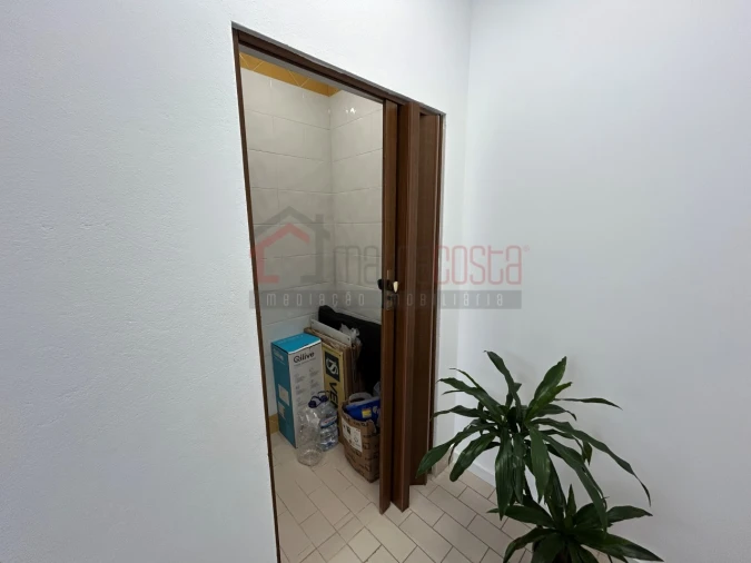 Loja para Arrendamento em Peniche Foto 7