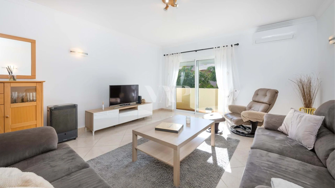 Apartamento T2 para Venda em Quarteira Foto 2