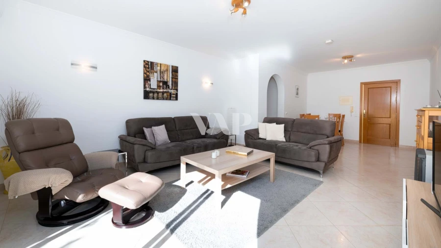 Apartamento T2 para Venda em Quarteira Foto 7