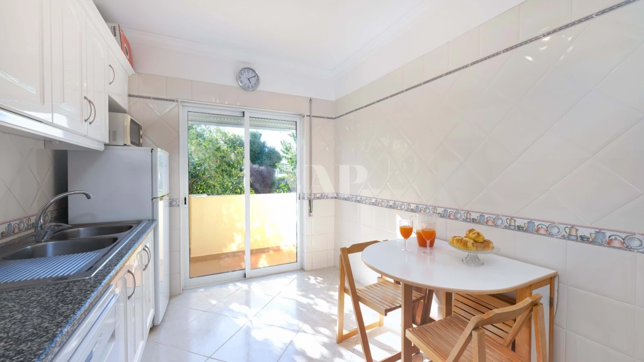 Apartamento T2 para Venda em Quarteira Foto 10