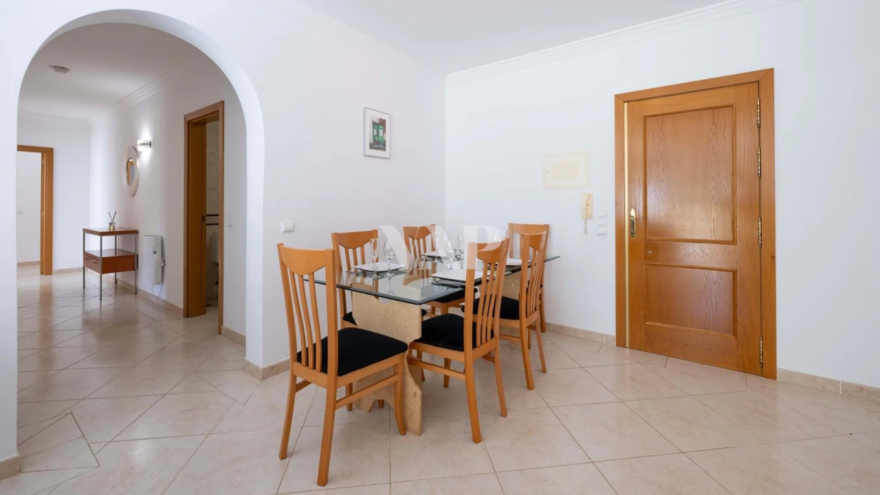 Apartamento T2 para Venda em Quarteira Foto 8