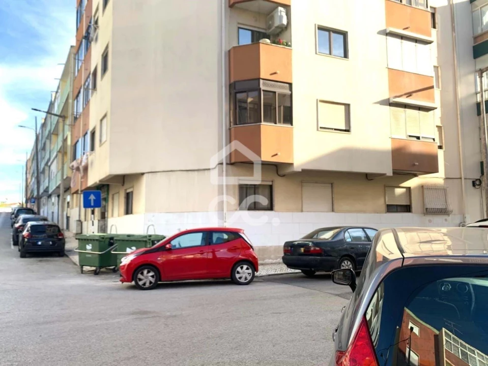 Apartamento T2 para Arrendamento em Seixal, Arrentela e Aldeia de Paio Pires Foto 3