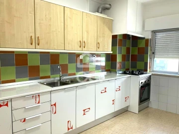 Apartamento T2 para Arrendamento em Seixal, Arrentela e Aldeia de Paio Pires