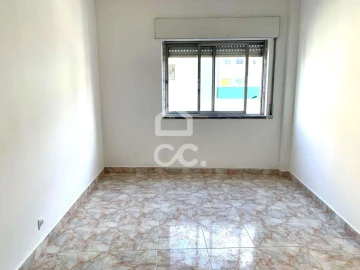 Apartamento T2 para Arrendamento em Seixal, Arrentela e Aldeia de Paio Pires