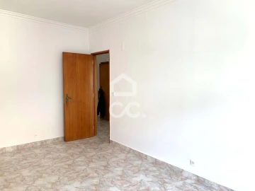 Apartamento T2 para Arrendamento em Seixal, Arrentela e Aldeia de Paio Pires