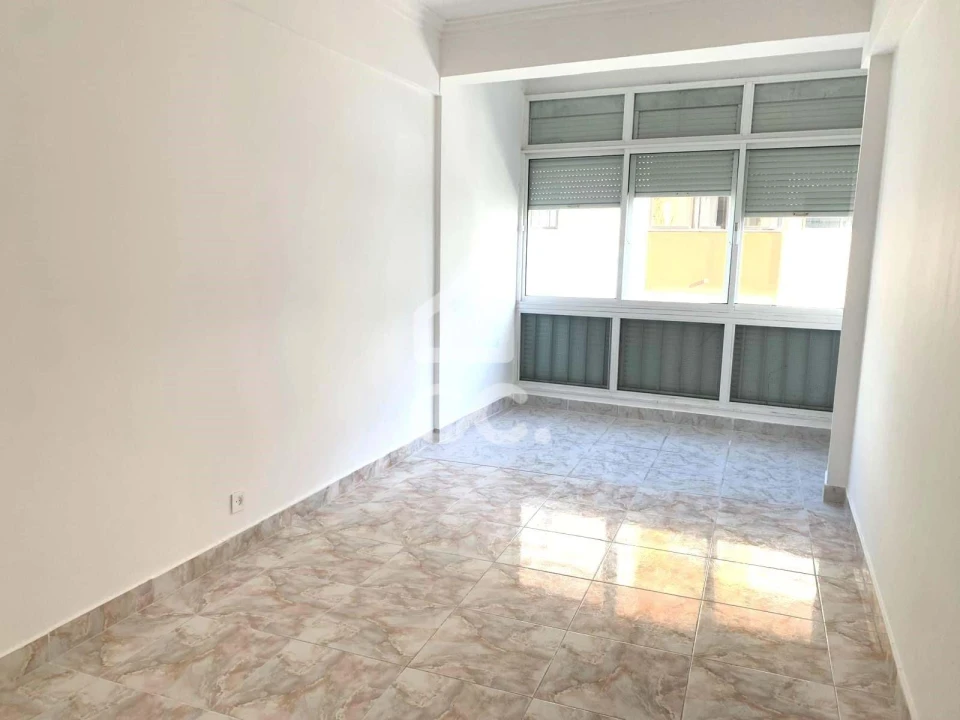 Apartamento T2 para Arrendamento em Seixal, Arrentela e Aldeia de Paio Pires Foto 8