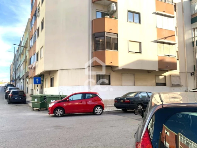 Apartamento T2 para Arrendamento em Seixal, Arrentela e Aldeia de Paio Pires Foto 3