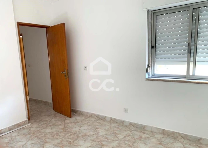 Apartamento T2 para Arrendamento em Seixal, Arrentela e Aldeia de Paio Pires Foto 15