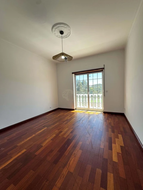 Moradia T3 para Venda em Vila Facaia