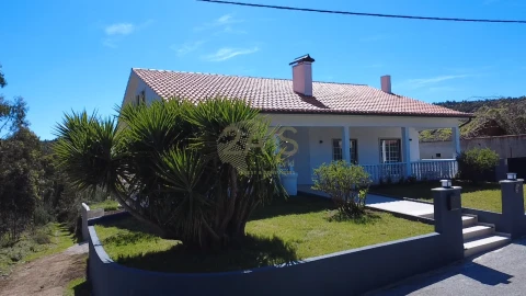 Moradia T3 para Venda em Vila Facaia