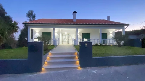 Moradia T3 para Venda em Vila Facaia