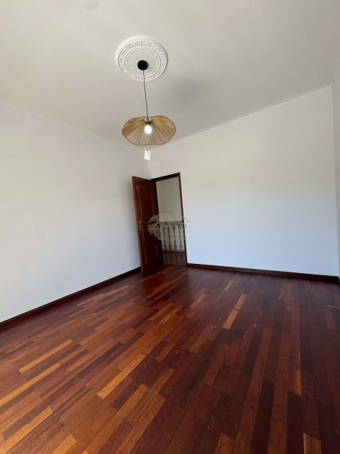 Moradia T3 para Venda em Vila Facaia