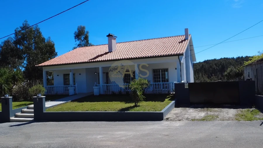 Moradia T3 para Venda em Vila Facaia Foto 2