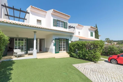 Moradia T3 para Venda em Almancil