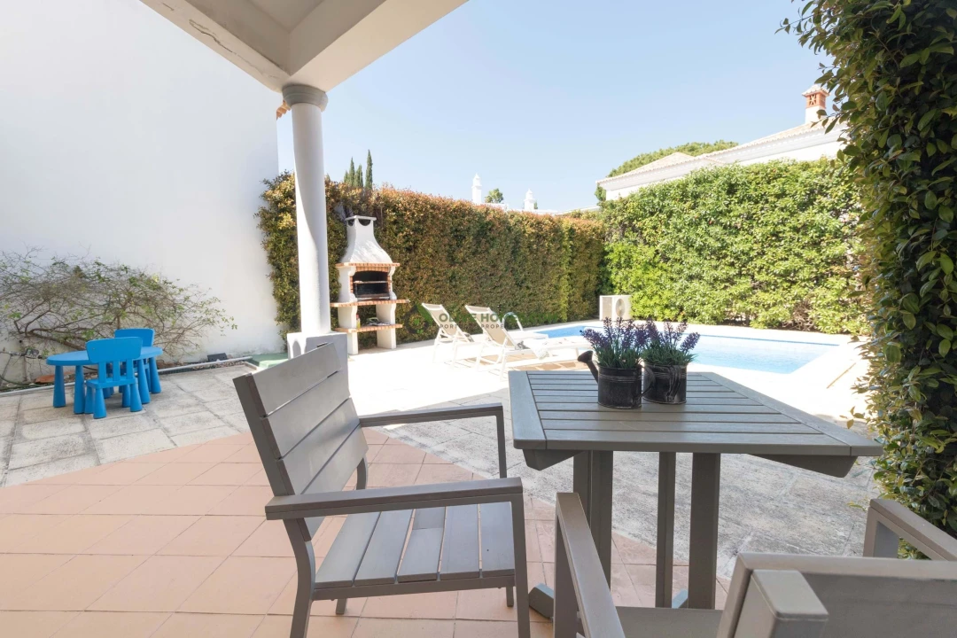 Moradia T3 para Venda em Almancil Foto 4