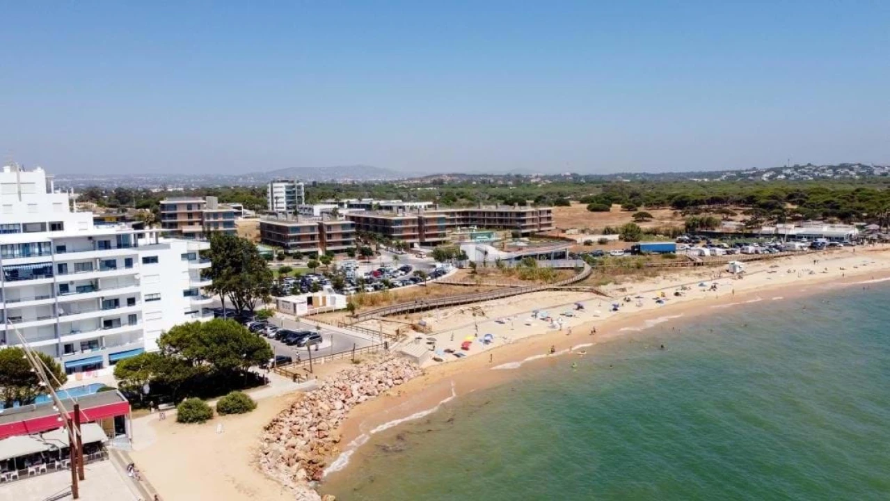 Apartamento T2 para Venda em Quarteira Foto 18