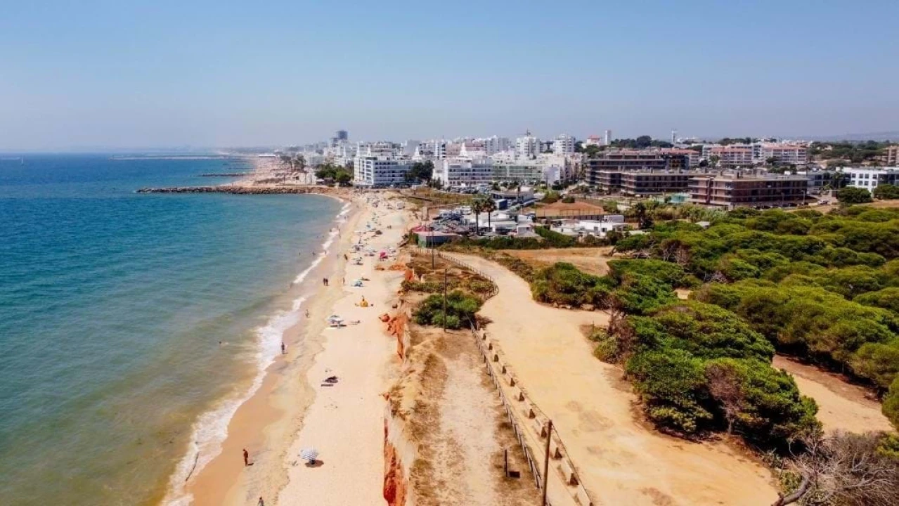 Apartamento T2 para Venda em Quarteira Foto 24