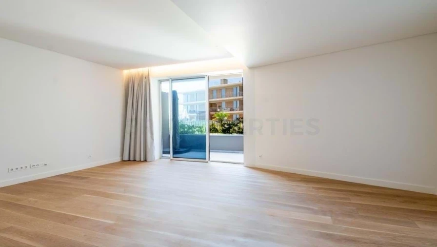 Apartamento T2 para Venda em Quarteira Foto 2