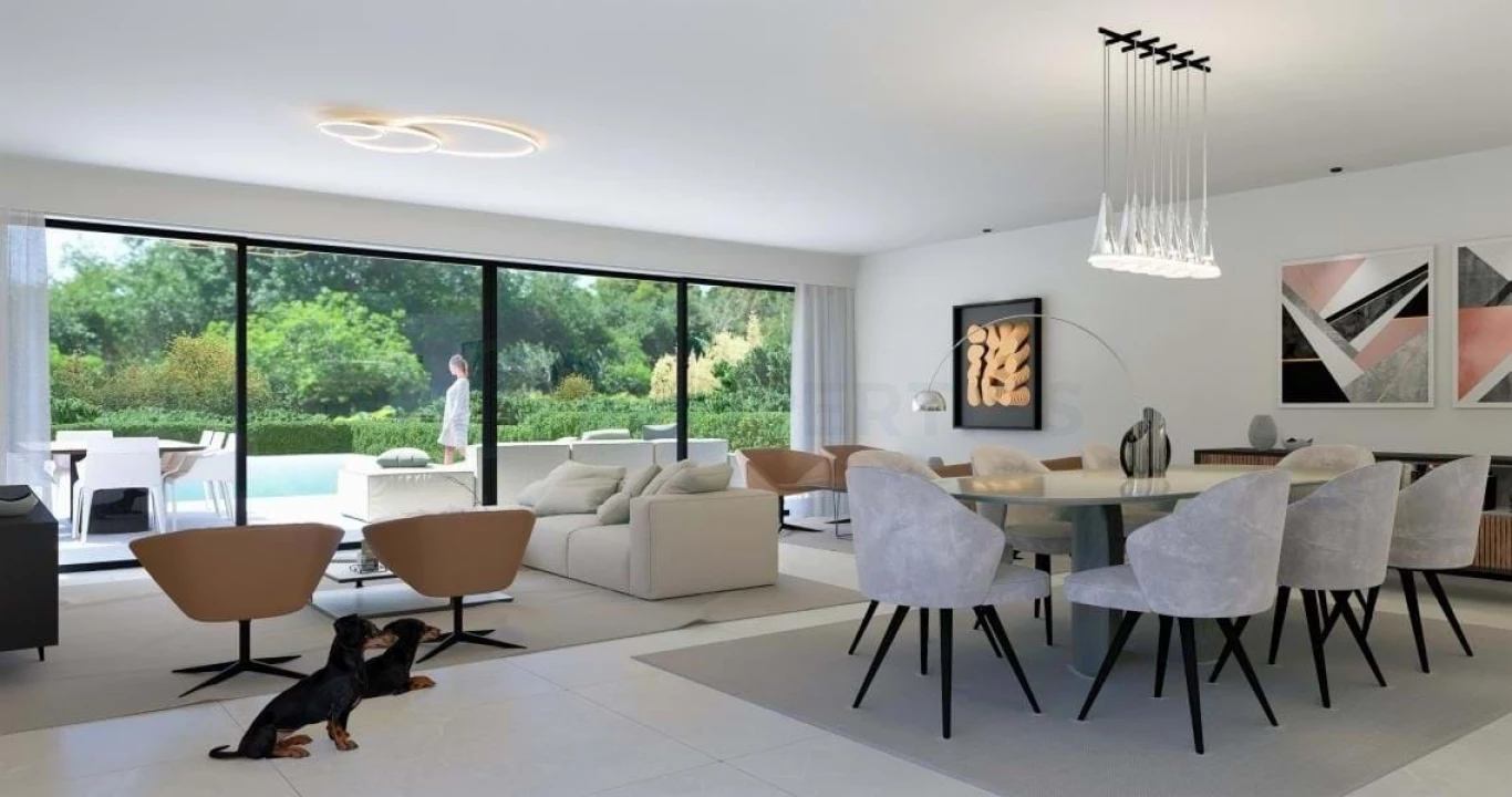 Moradia T4 para Venda em Quarteira Foto 2