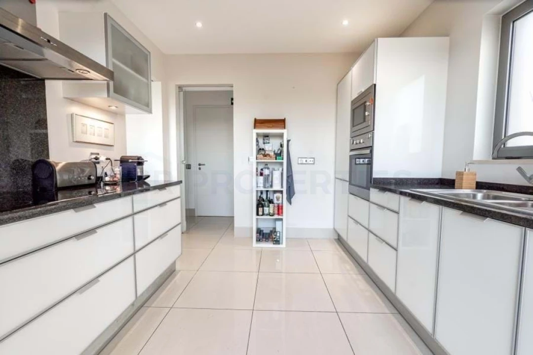 Apartamento T2 para Venda em Quarteira Foto 15