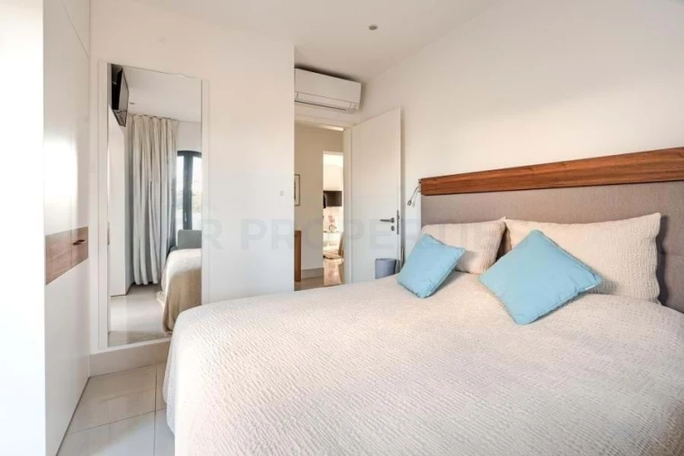 Apartamento T2 para Venda em Quarteira Foto 3