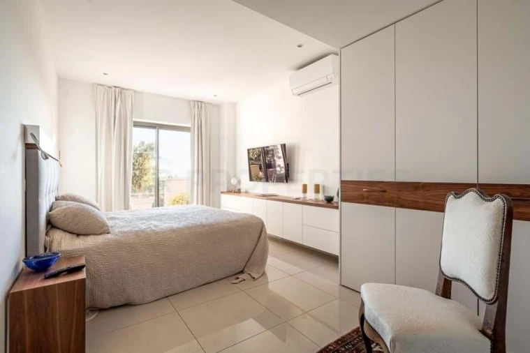 Apartamento T2 para Venda em Quarteira Foto 11