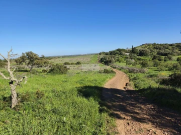 Terreno para Venda em Lagos (São Sebastião e Santa Maria)