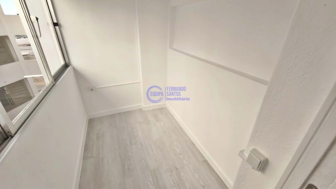 Apartamento T1 para Venda em Armação de Pera Foto 15