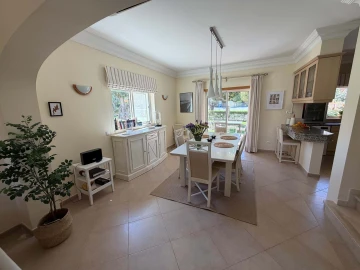 Moradia T4 para Venda em Lagos (São Sebastião e Santa Maria)