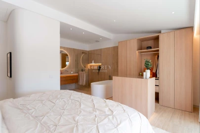 Moradia T4 para Venda em Almancil