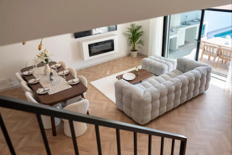 Moradia T4 para Venda em Almancil Foto 11