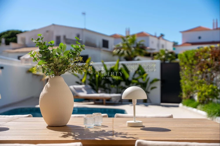 Moradia T4 para Venda em Almancil Foto 10