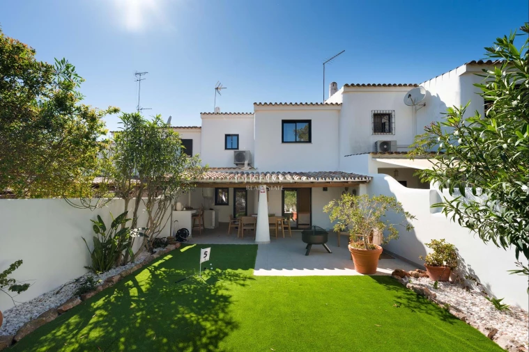 Moradia T4 para Venda em Almancil Foto 16