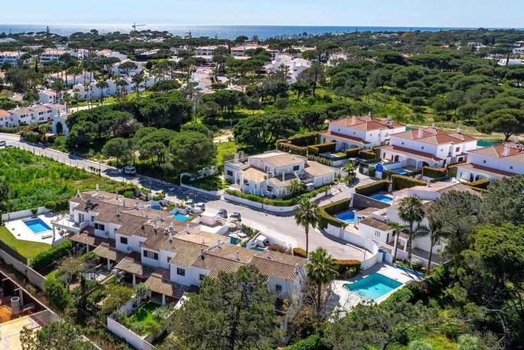 Moradia T4 para Venda em Almancil Foto 29