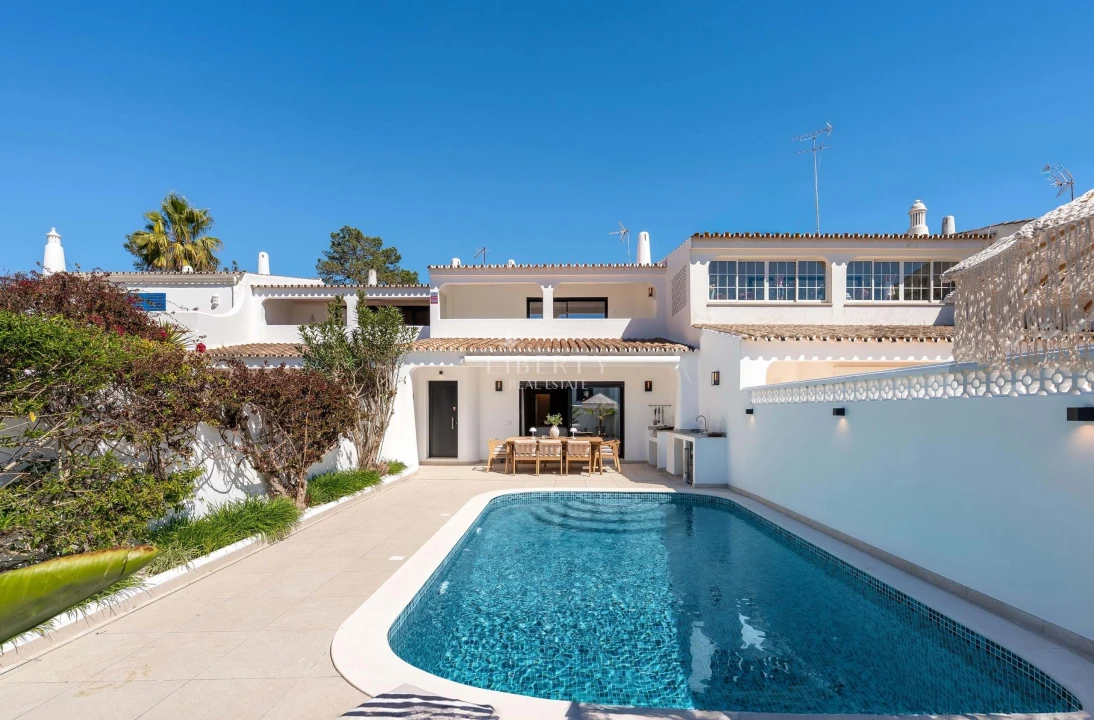 Moradia T4 para Venda em Almancil Foto 2