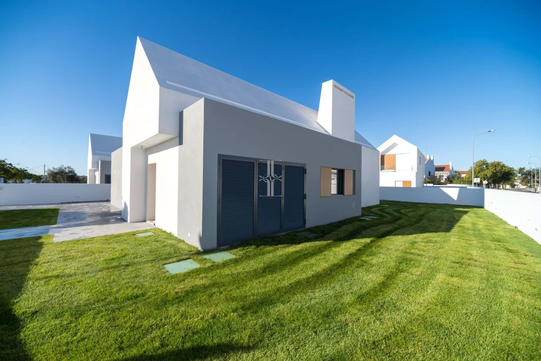 Moradia T3 para Venda em Santo Estêvão Foto 1