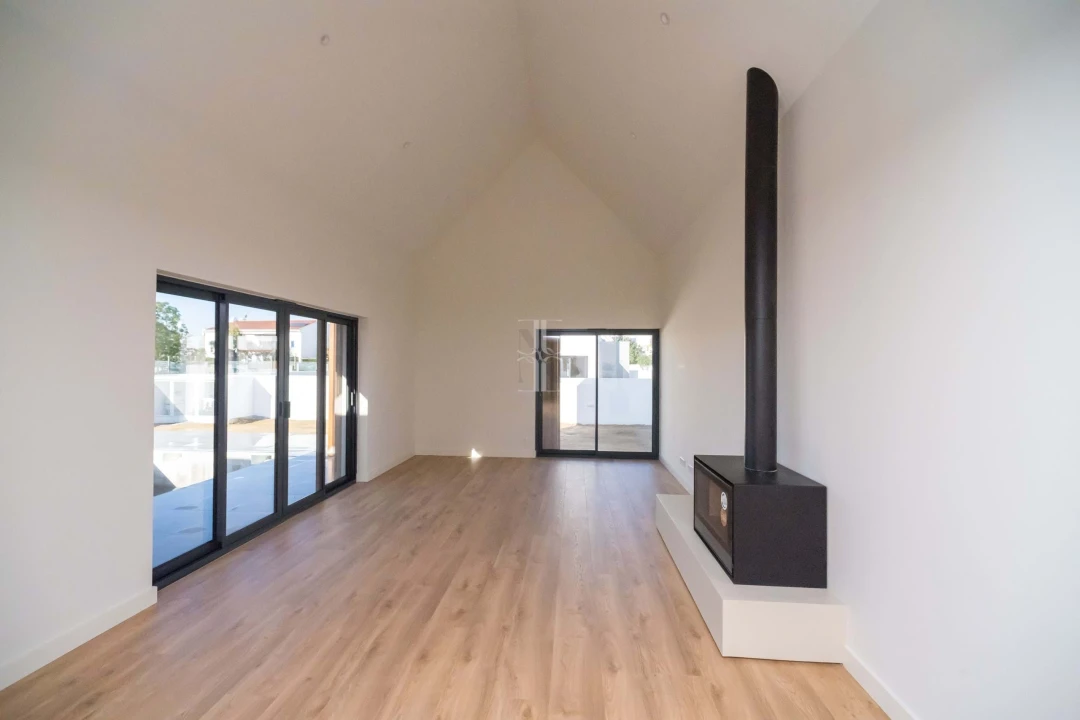 Moradia T3 para Venda em Santo Estêvão Foto 6