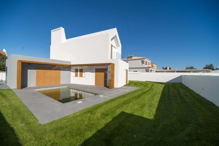 Moradia T3 para Venda em Santo Estêvão Foto 3